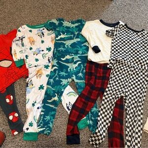 5 piece lot of 3t pajamas